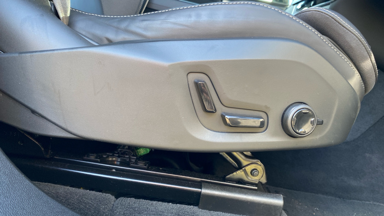 Volvo XC60 2.0 B5P Plus Black Edition 5dr AWD Geartronic Petrol Estate